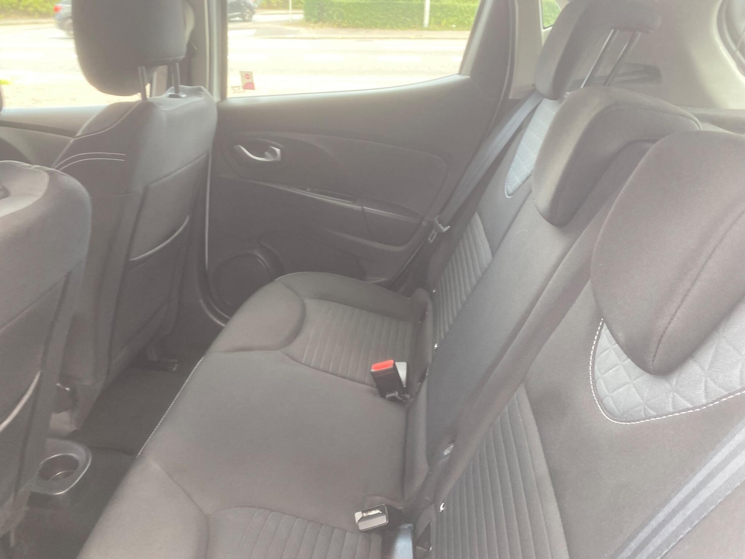 Used Renault Clio for sale - 76551139: Photo 30