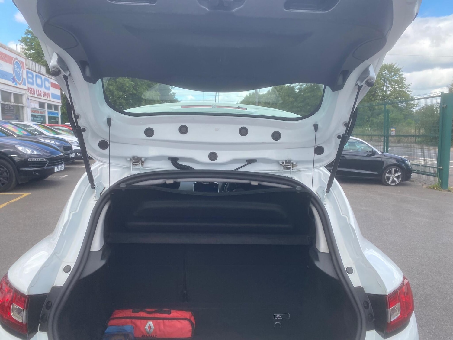 Used Renault Clio for sale - 76551139: Photo 37