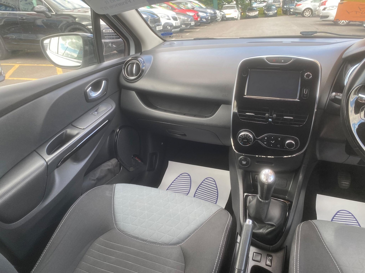 Used Renault Clio for sale - 76551139: Photo 53