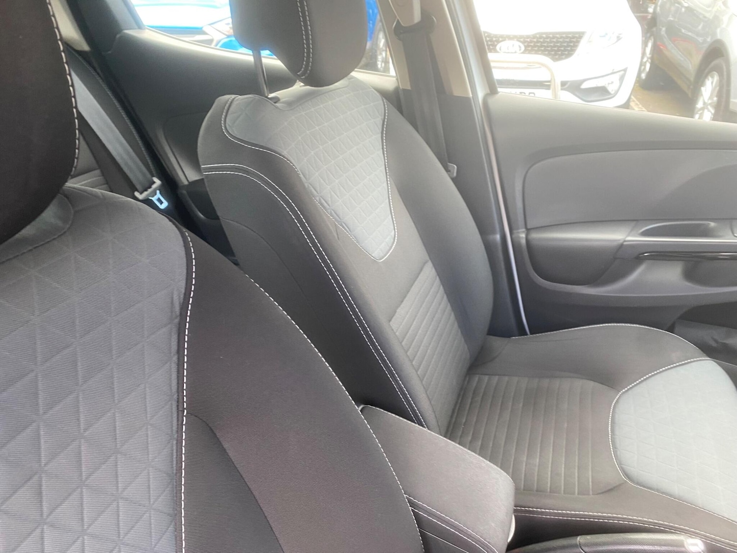 Used Renault Clio for sale - 76551139: Photo 55