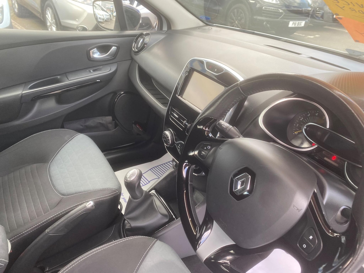 Used Renault Clio for sale - 76551139: Photo 58