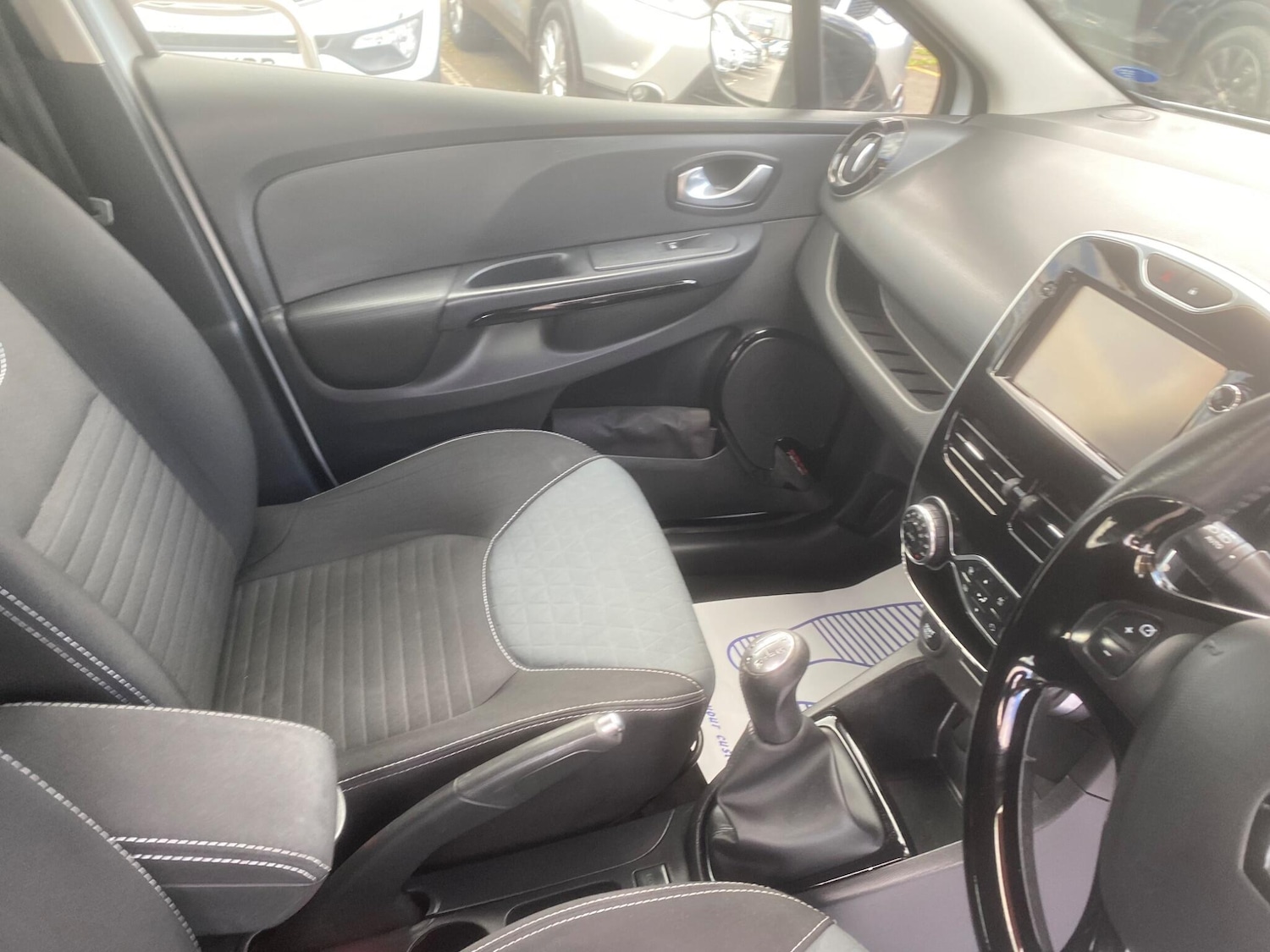 Used Renault Clio for sale - 76551139: Photo 59