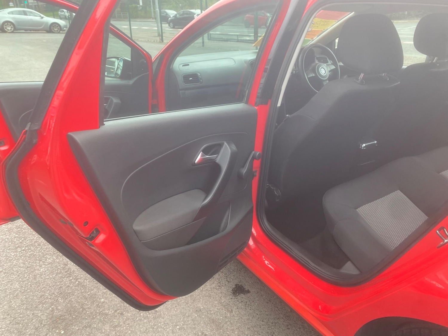 Used Volkswagen Polo 2010 for sale - 76987768: Photo 30