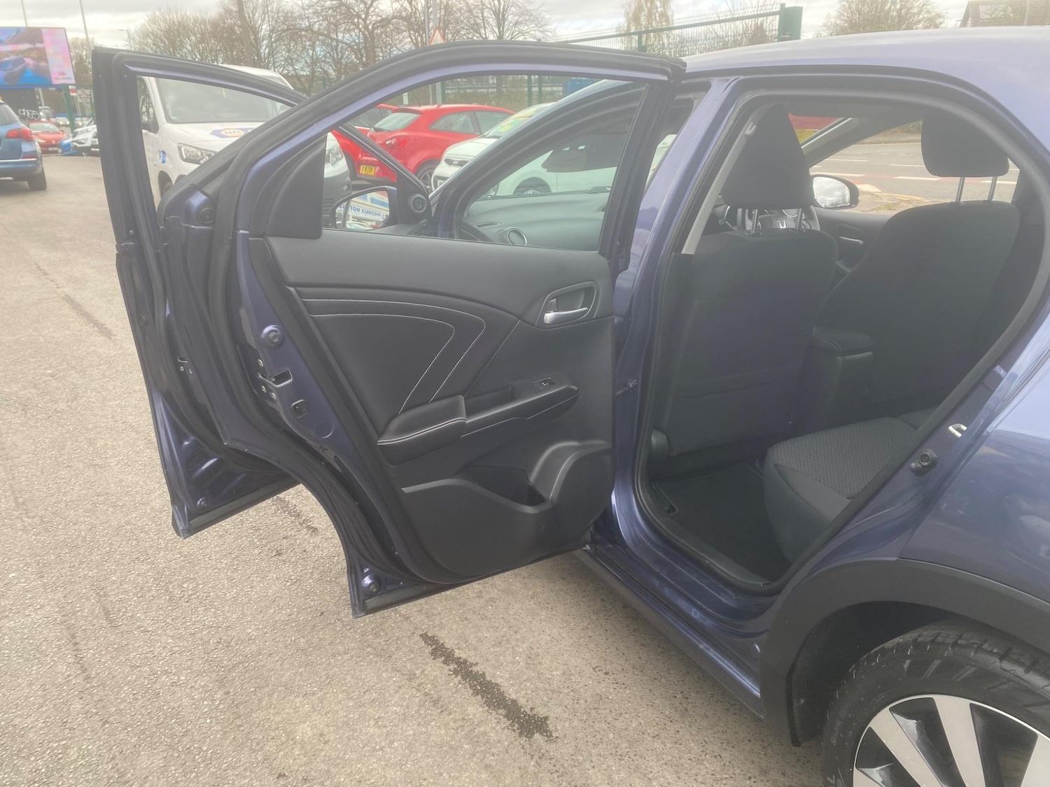 Used Honda Civic for sale - 76994695: Photo 27