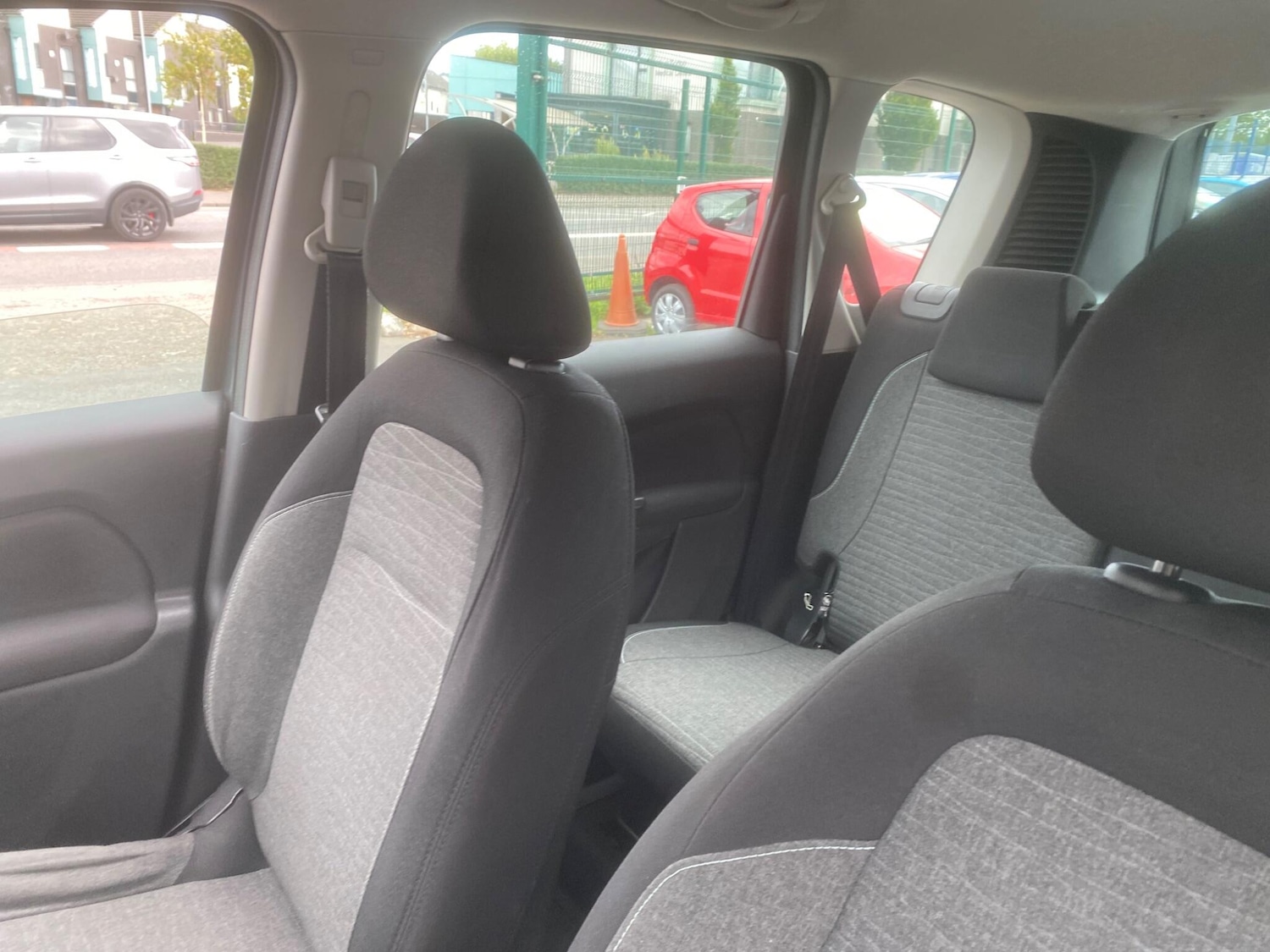 Used Citroen C3 Picasso 2017 for sale - 76991140: Photo 15