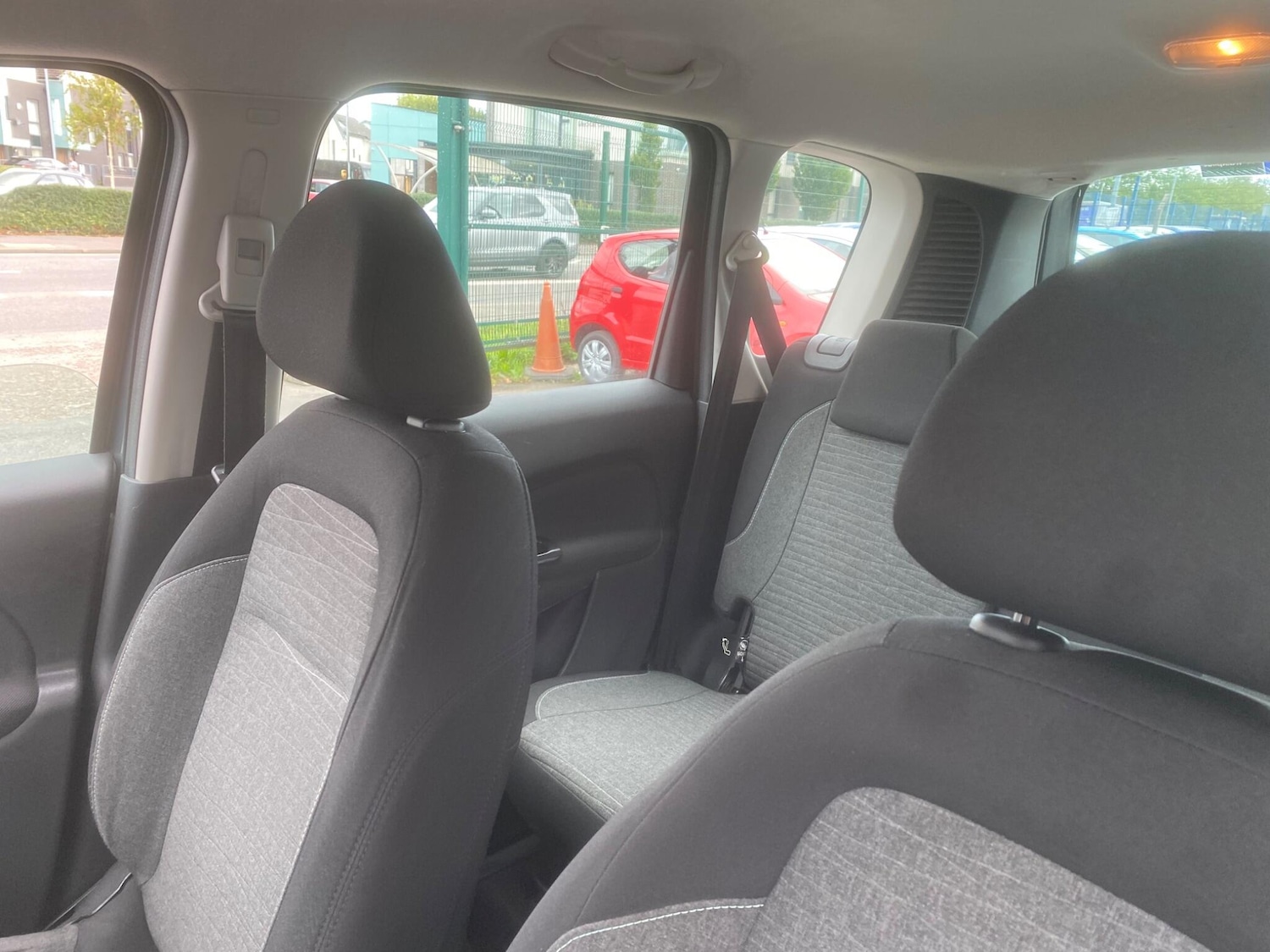 Used Citroen C3 Picasso 2017 for sale - 76991140: Photo 16