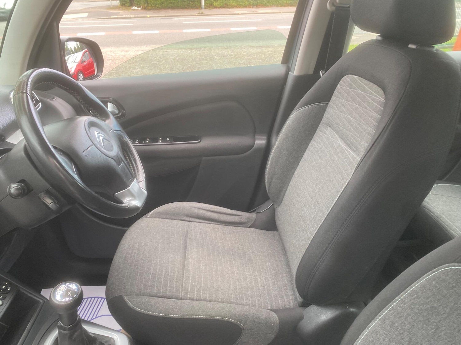 Used Citroen C3 Picasso 2017 for sale - 76991140: Photo 19