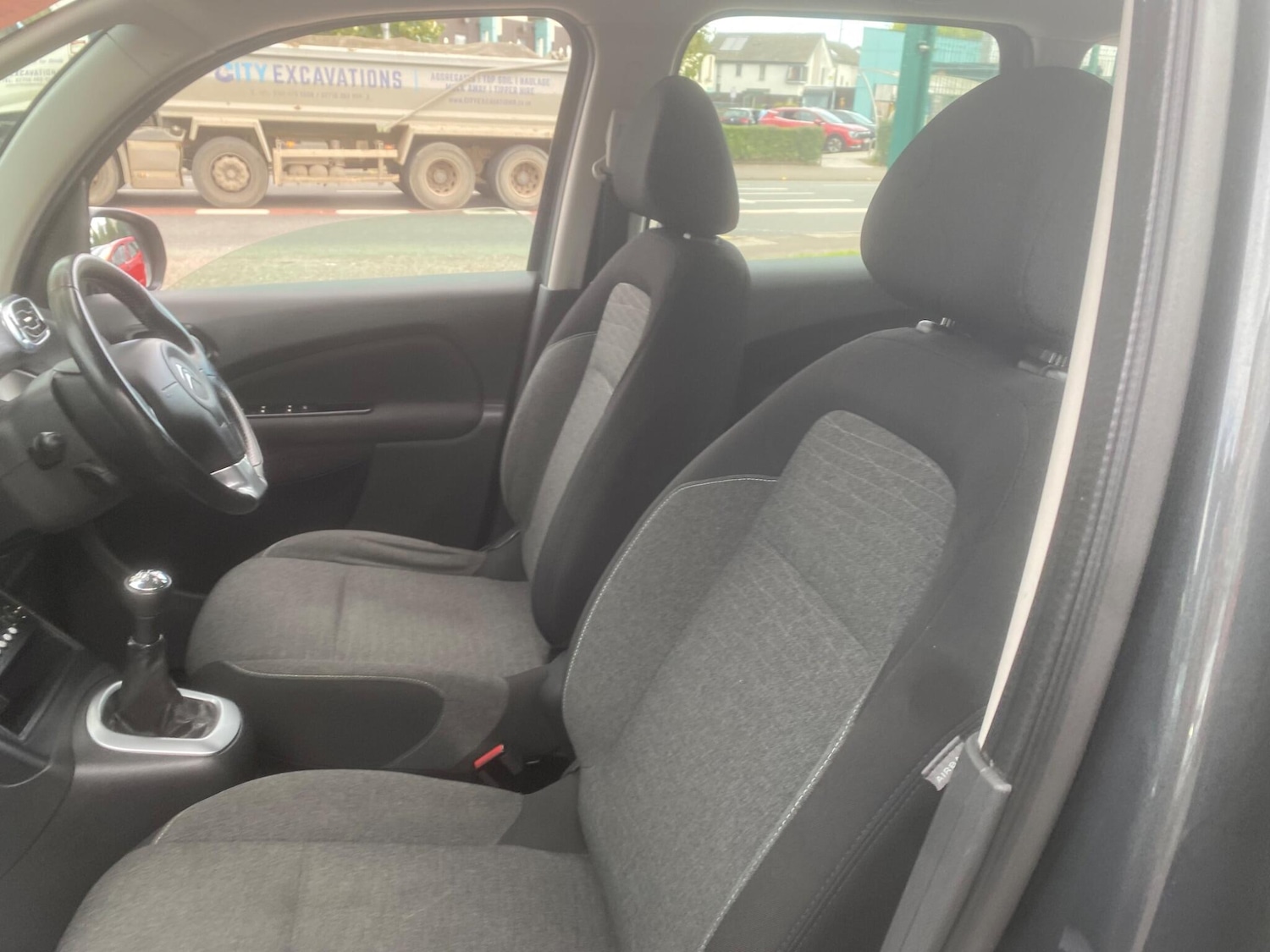 Used Citroen C3 Picasso 2017 for sale - 76991140: Photo 25