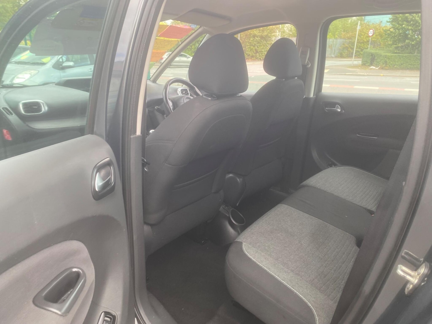 Used Citroen C3 Picasso 2017 for sale - 76991140: Photo 30