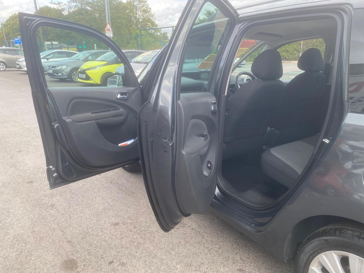 Used Citroen C3 Picasso 2017 for sale - 76991140: Photo 34