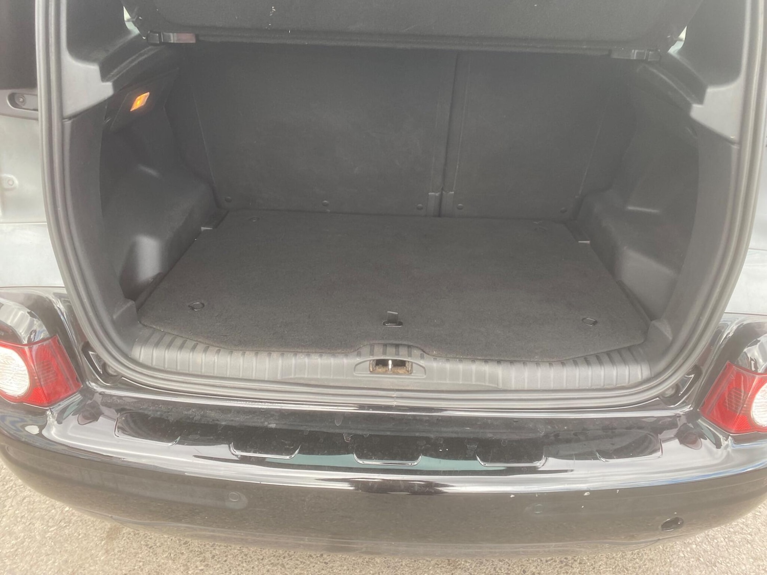 Used Citroen C3 Picasso 2017 for sale - 76991140: Photo 35