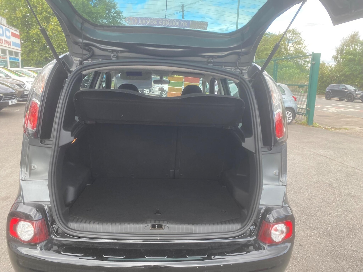 Used Citroen C3 Picasso 2017 for sale - 76991140: Photo 39