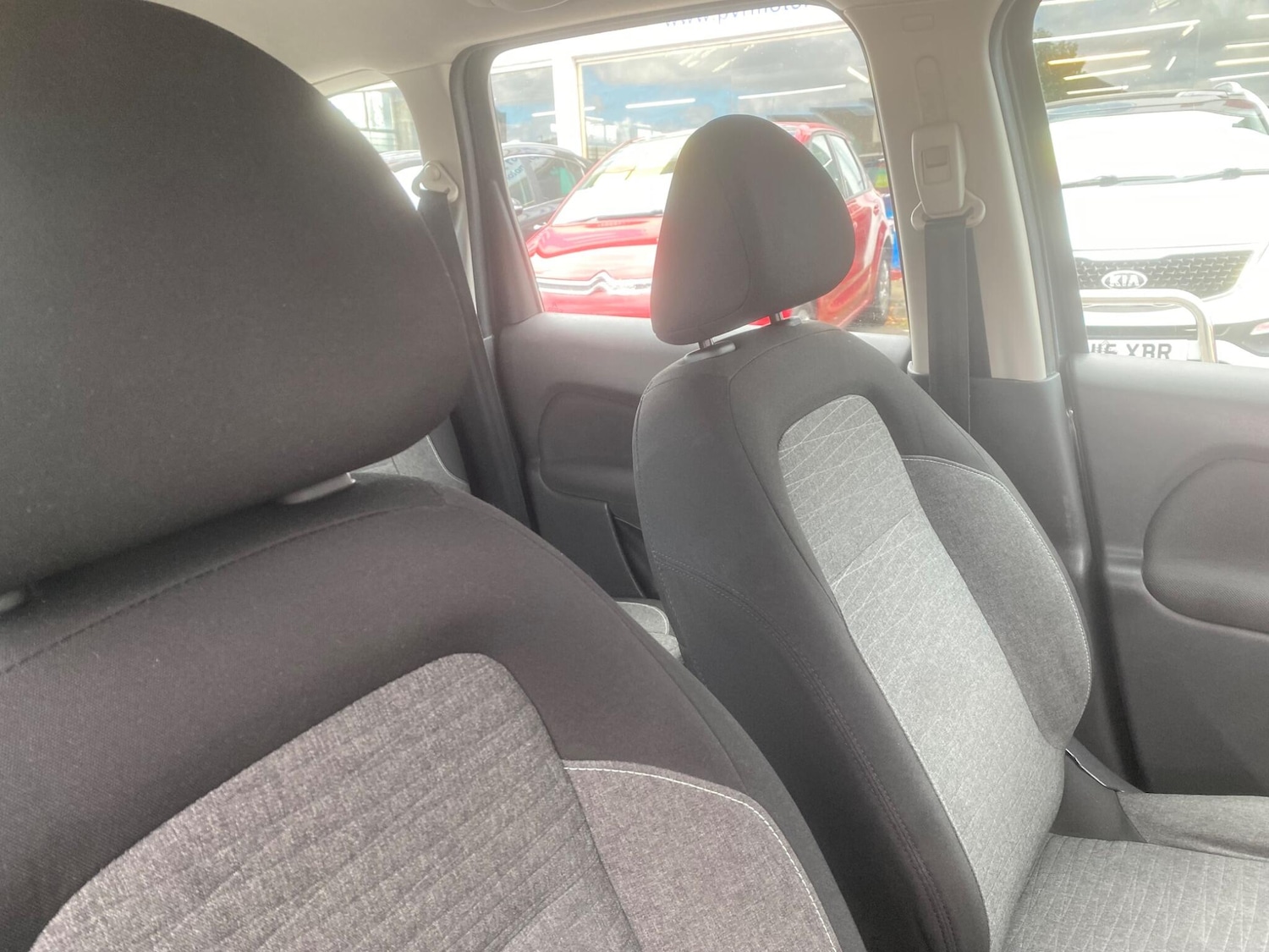 Used Citroen C3 Picasso 2017 for sale - 76991140: Photo 56