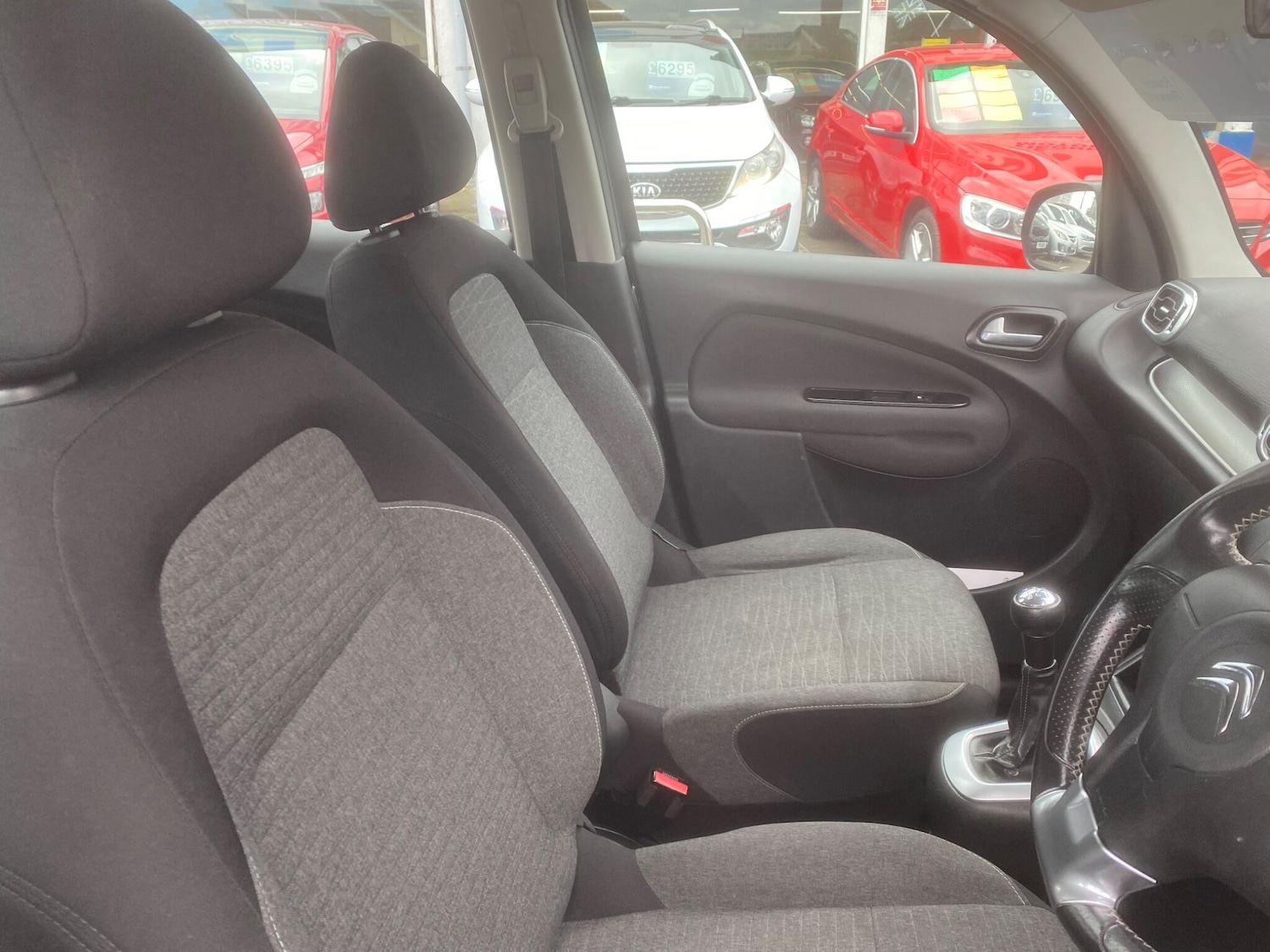 Used Citroen C3 Picasso 2017 for sale - 76991140: Photo 94