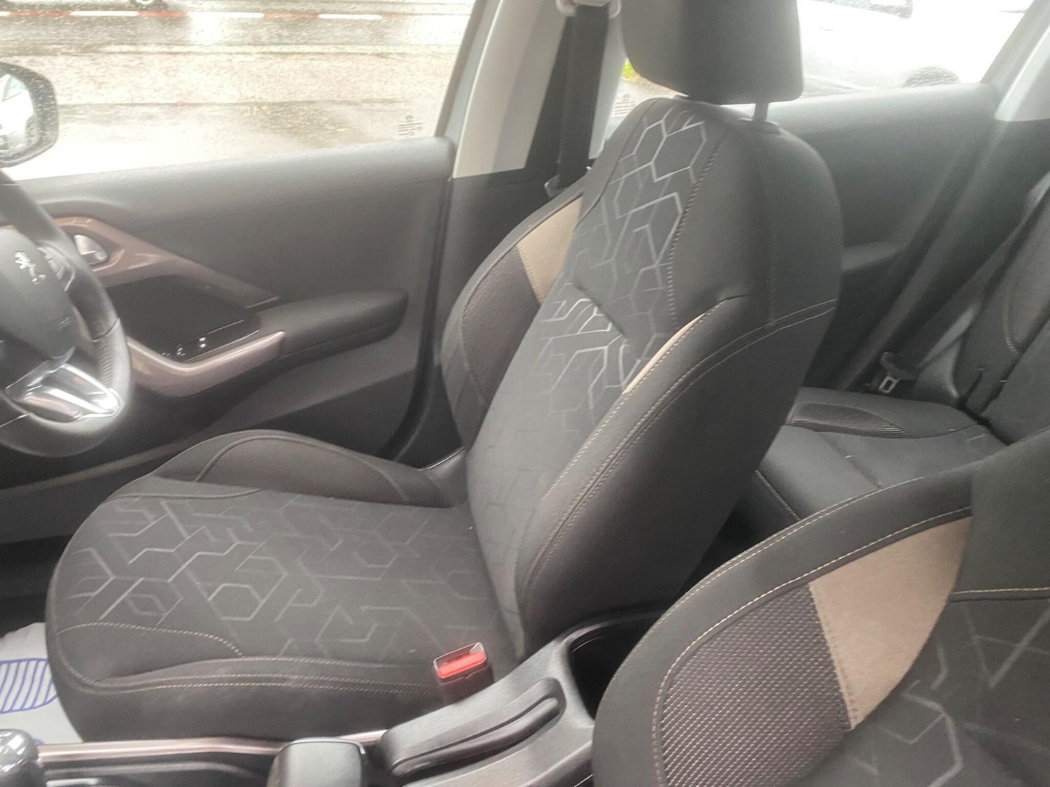 Used Peugeot 2008 2013 for sale - 76549265: Photo 14
