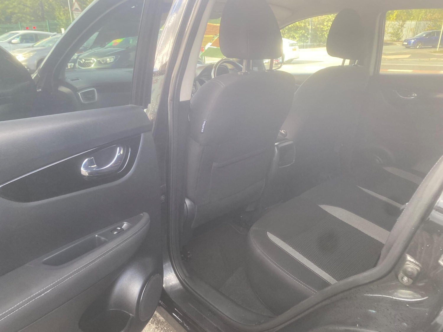 Used Nissan Qashqai 2017 for sale - 76990129: Photo 25