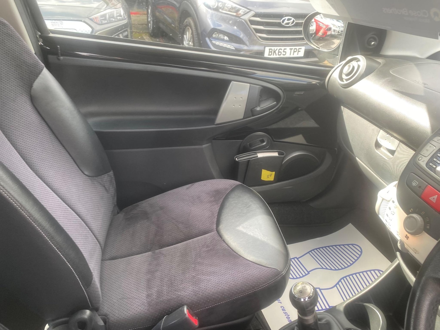 Used Toyota AYGO 2012 for sale - 76990108: Photo 42