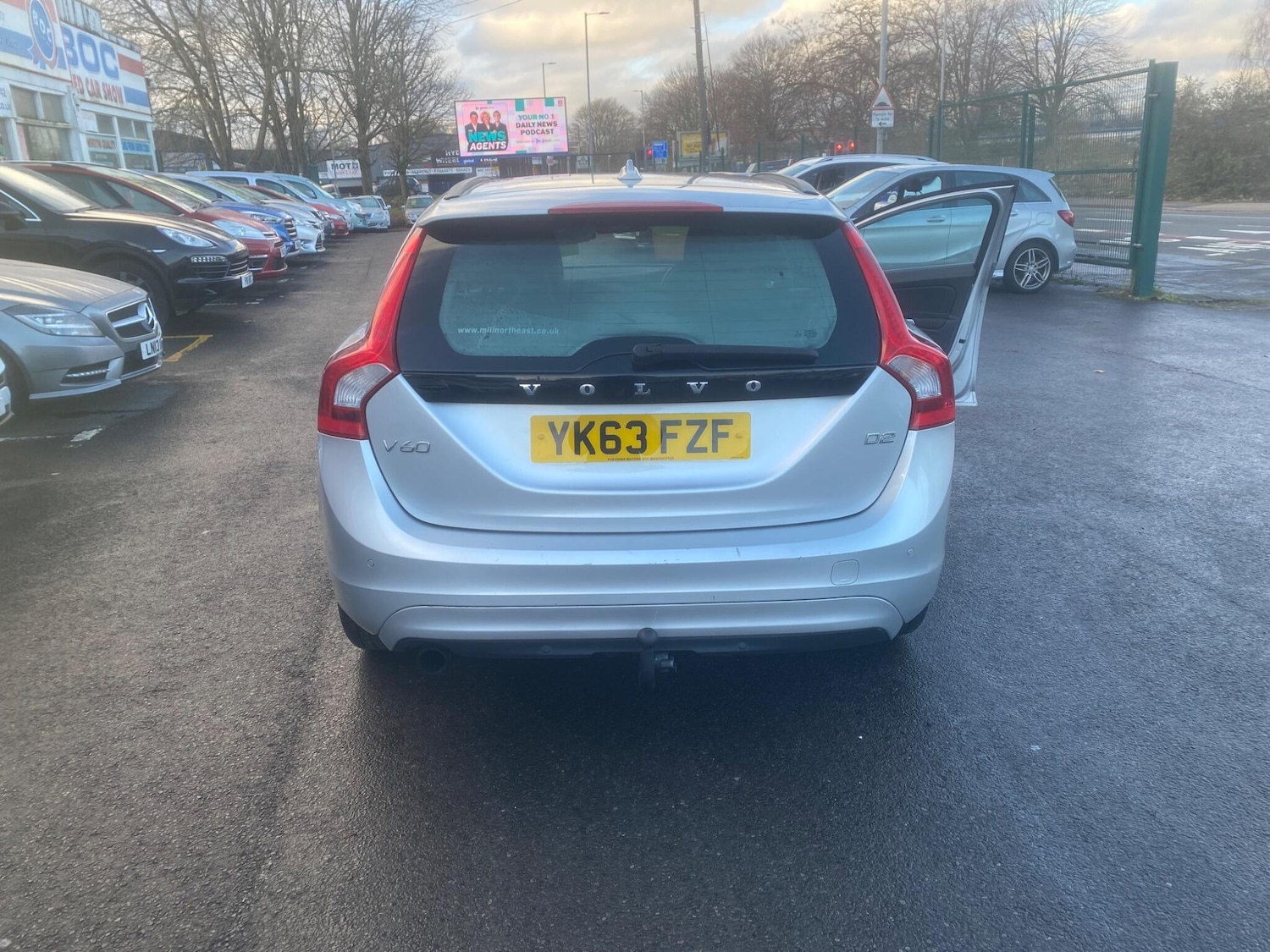 Used Volvo V60 2013 for sale - 77015840: Photo 17