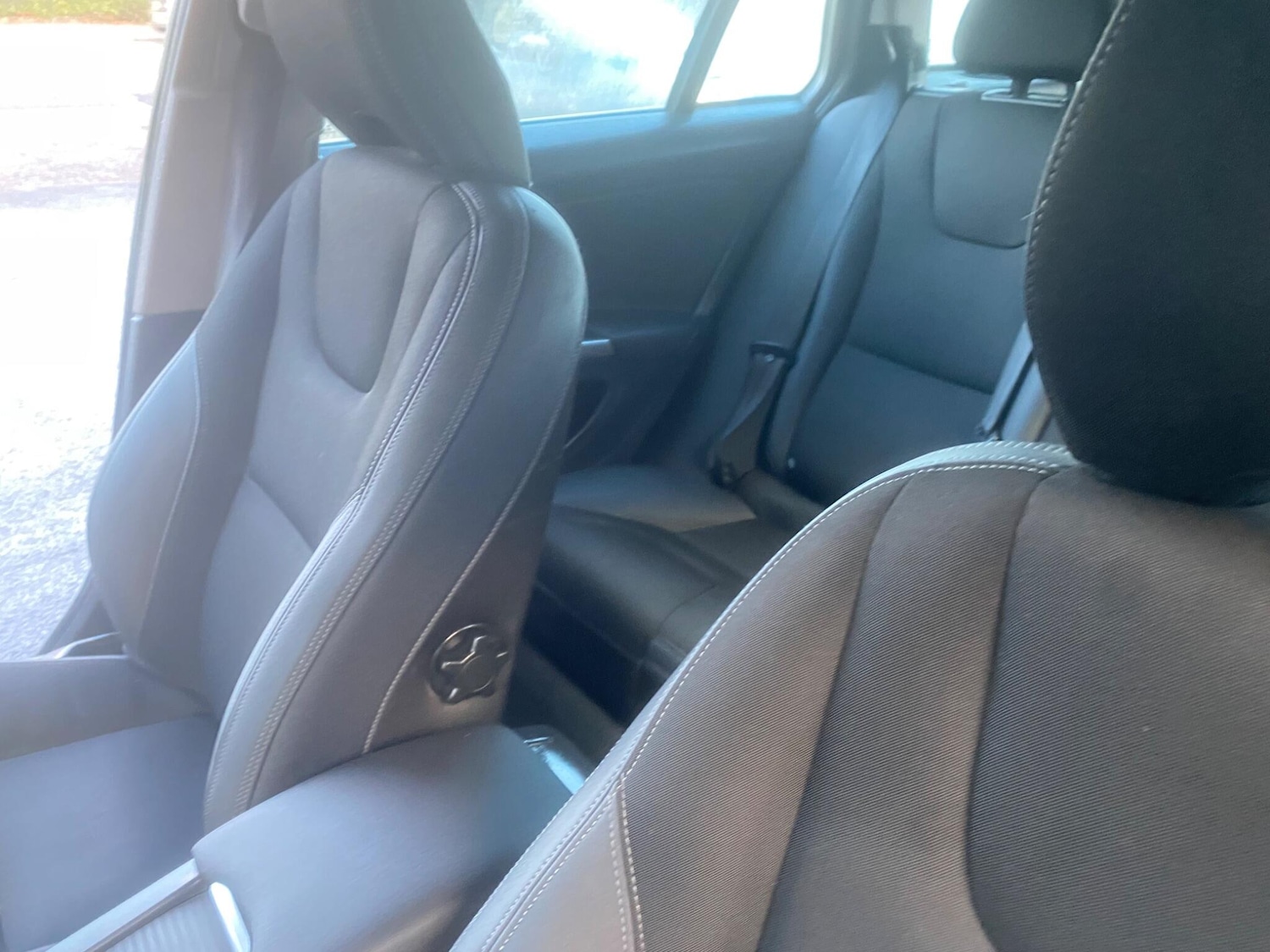 Used Volvo V60 2013 for sale - 77015840: Photo 23