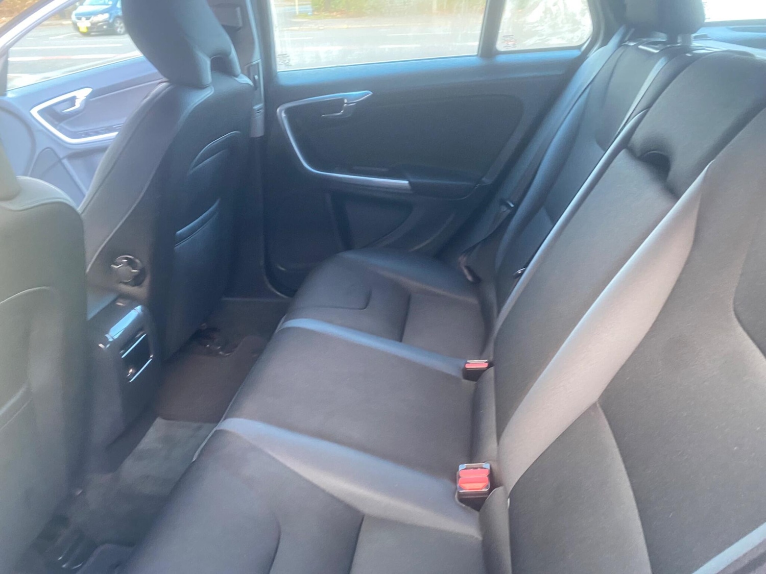 Used Volvo V60 2013 for sale - 77015840: Photo 25