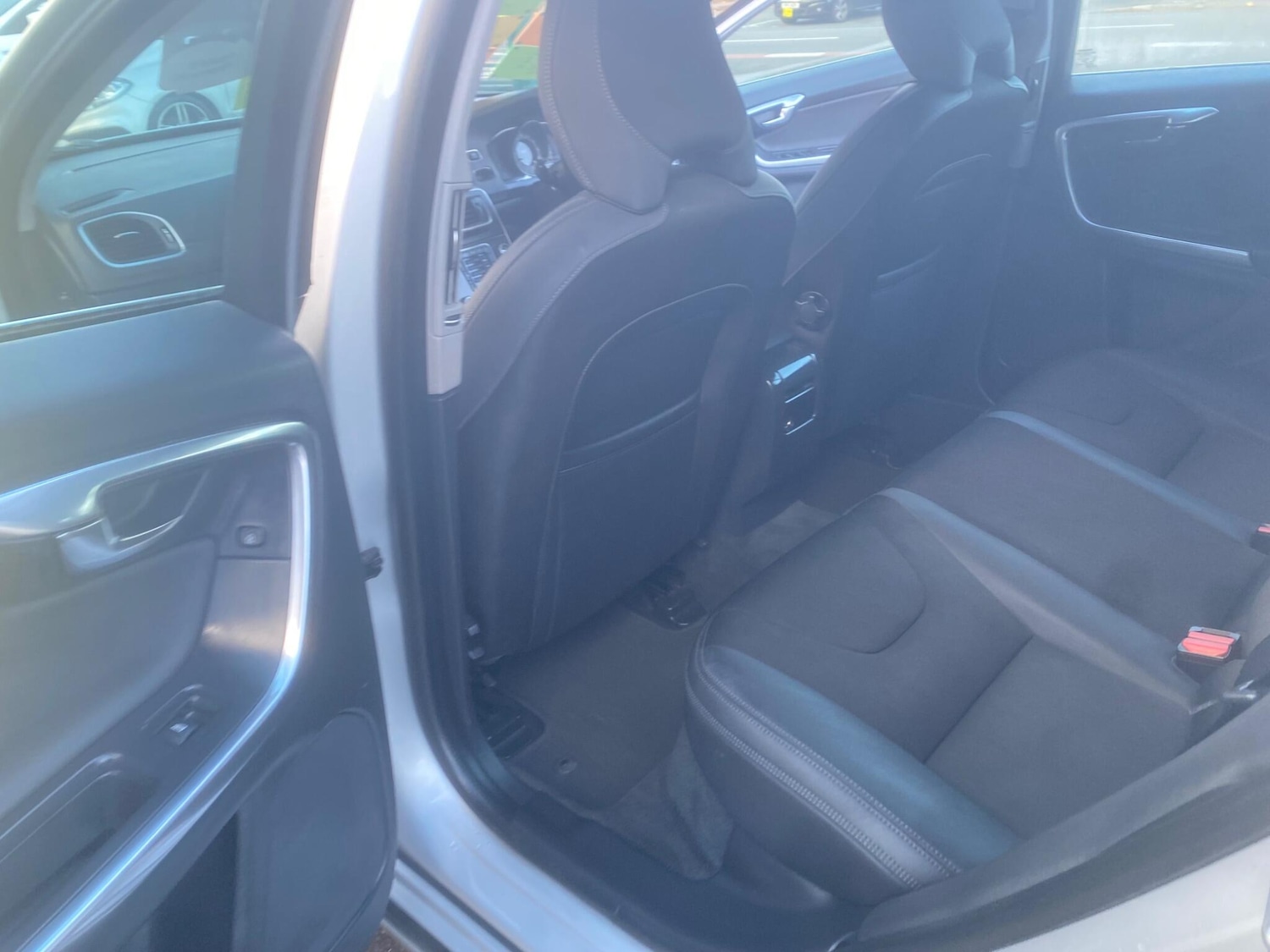 Used Volvo V60 2013 for sale - 77015840: Photo 27