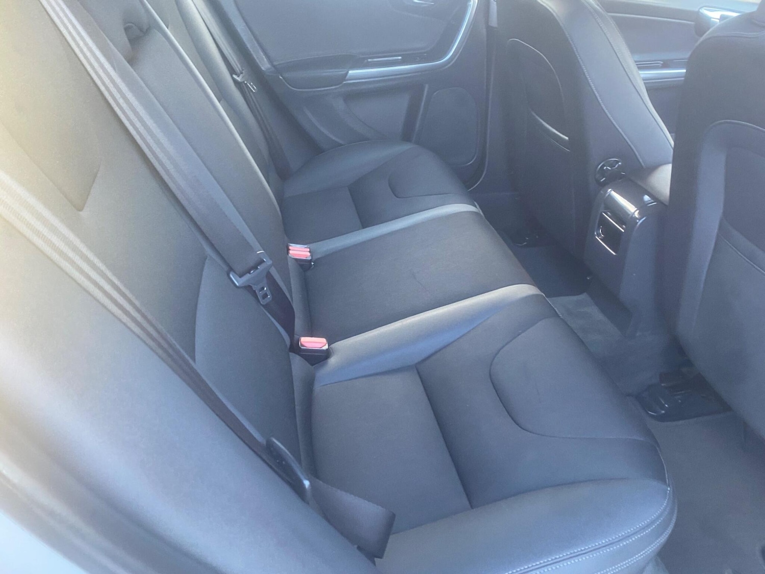 Used Volvo V60 2013 for sale - 77015840: Photo 30