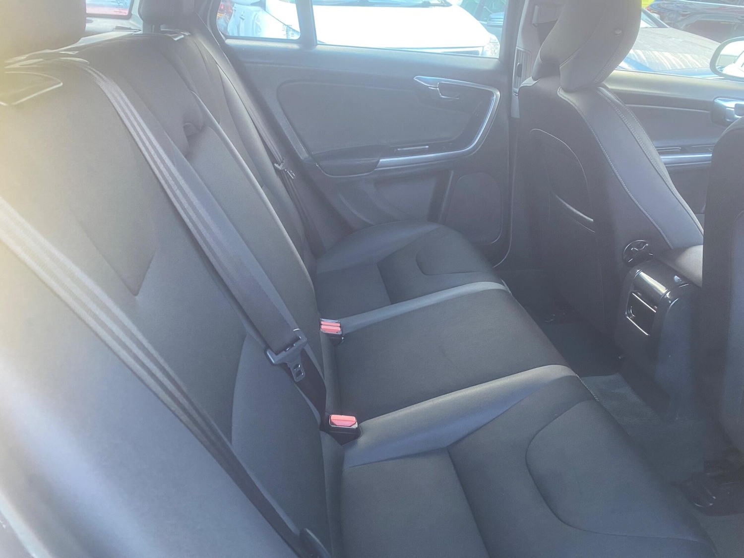 Used Volvo V60 2013 for sale - 77015840: Photo 31