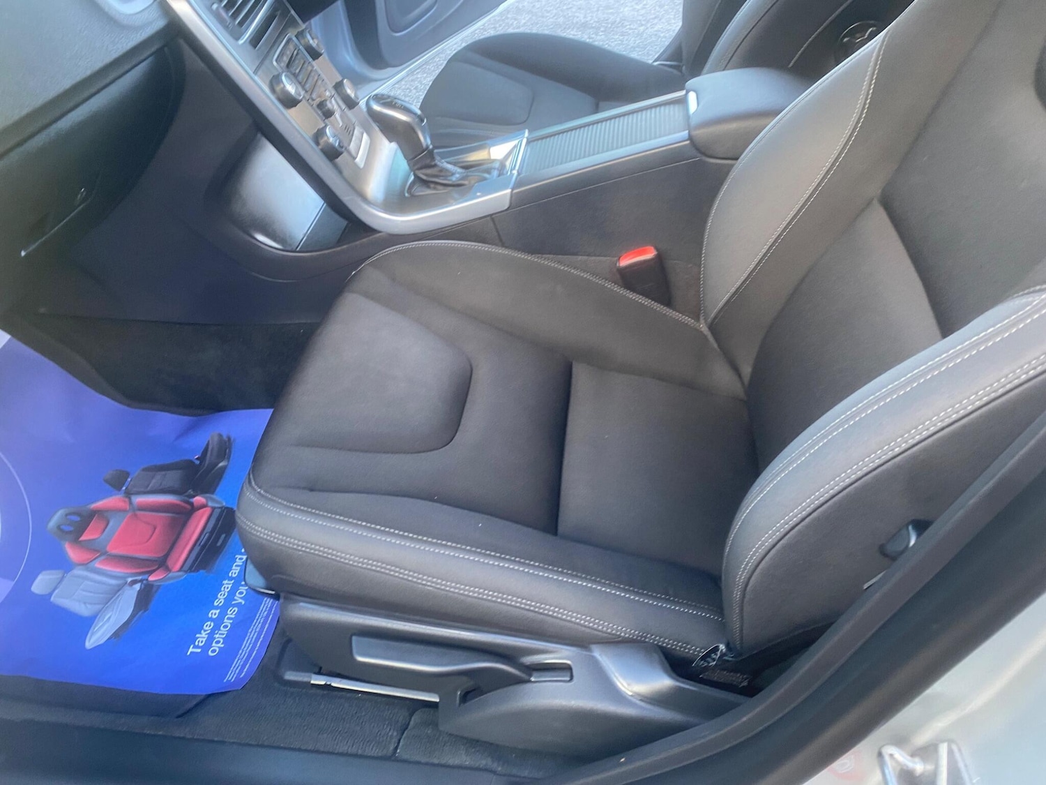 Used Volvo V60 2013 for sale - 77015840: Photo 43