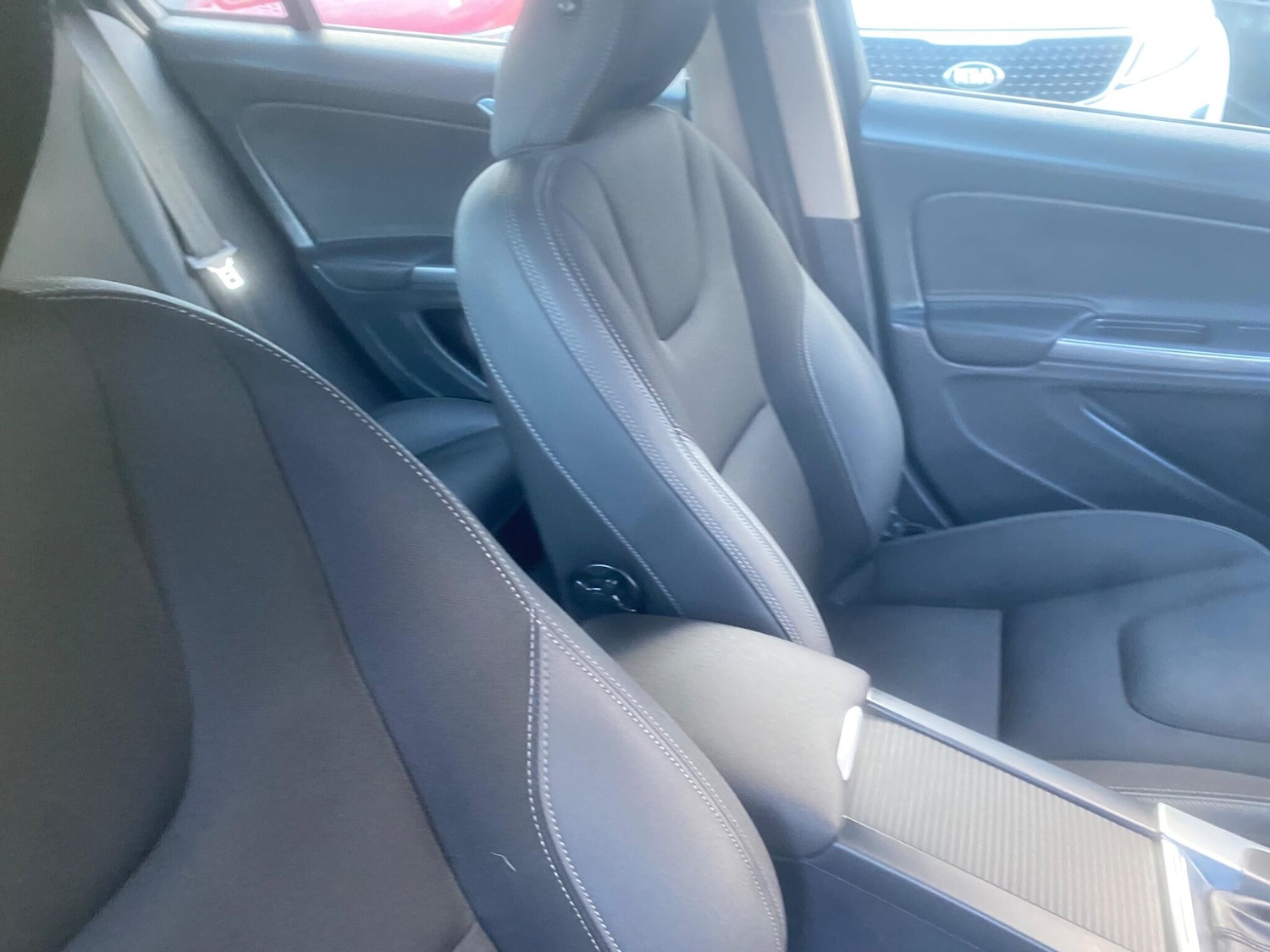 Used Volvo V60 2013 for sale - 77015840: Photo 47