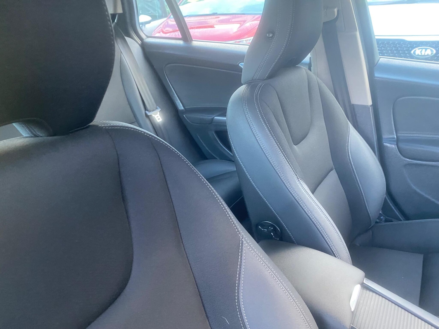 Used Volvo V60 2013 for sale - 77015840: Photo 48