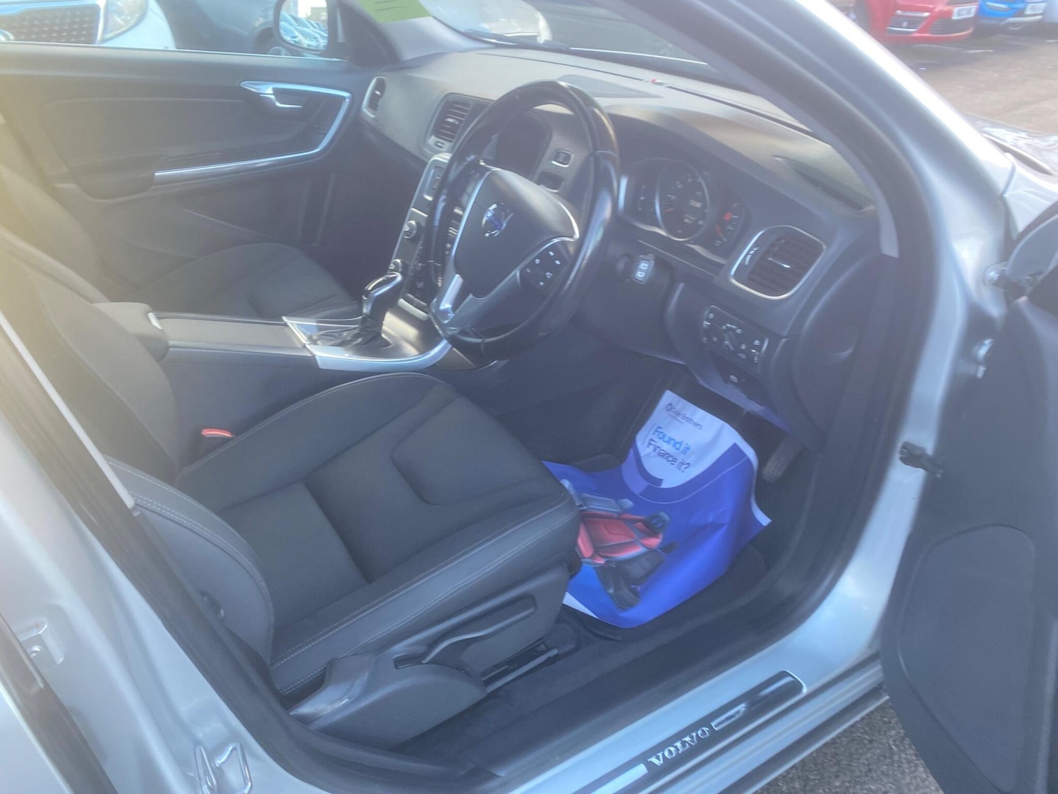 Used Volvo V60 2013 for sale - 77015840: Photo 52