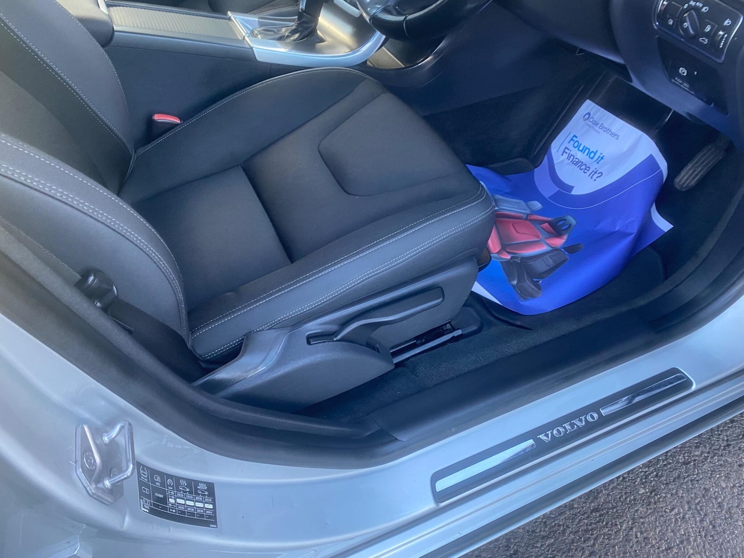 Used Volvo V60 2013 for sale - 77015840: Photo 77