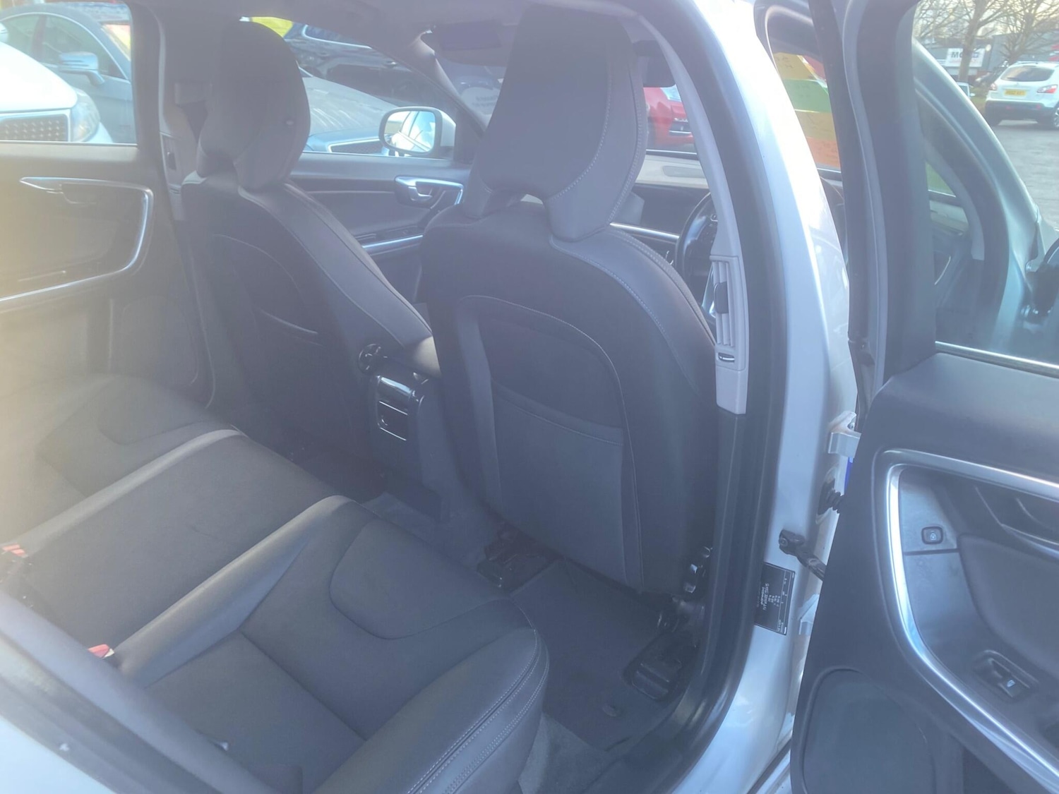 Used Volvo V60 2013 for sale - 77015840: Photo 82