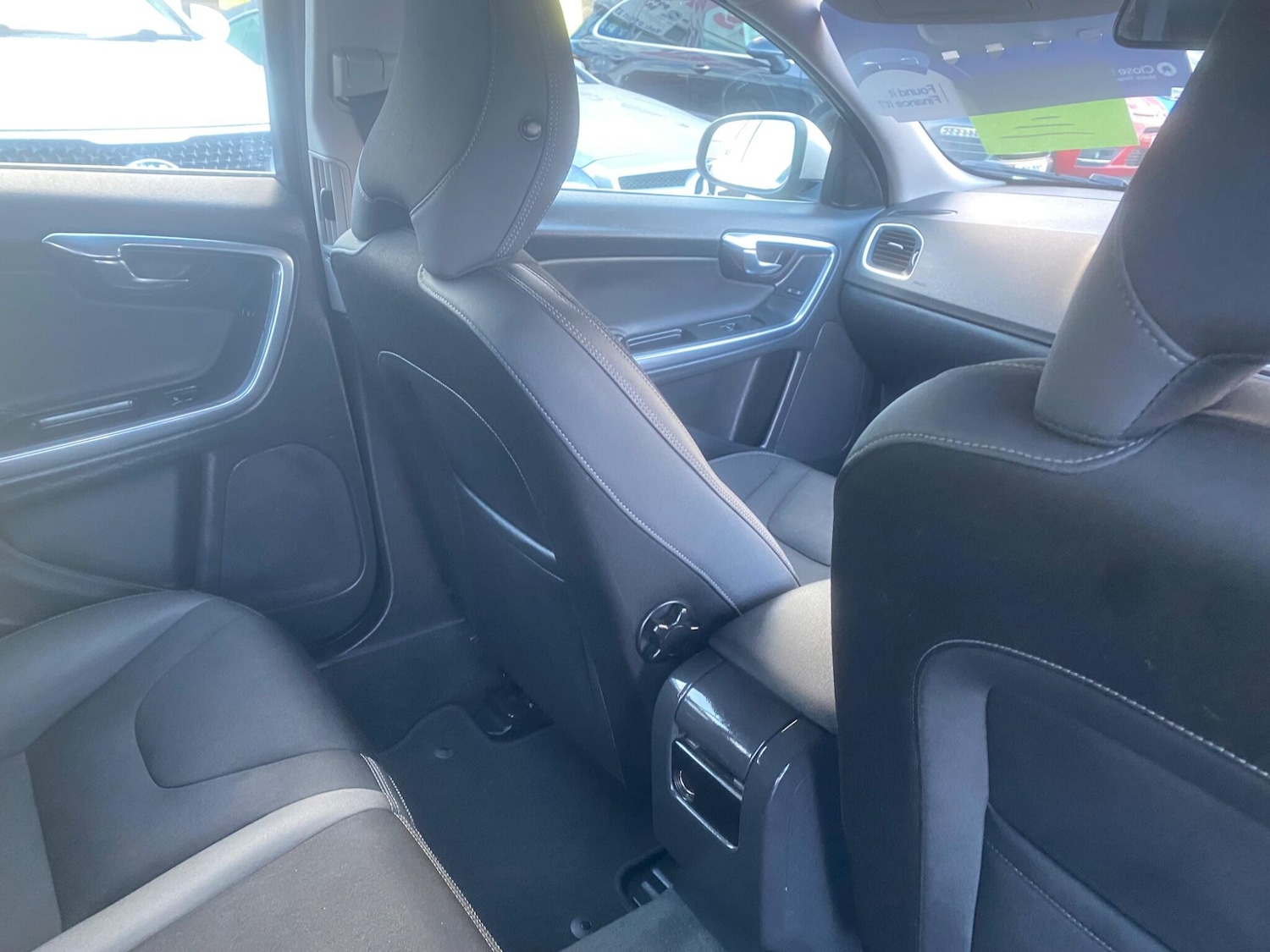 Used Volvo V60 2013 for sale - 77015840: Photo 84