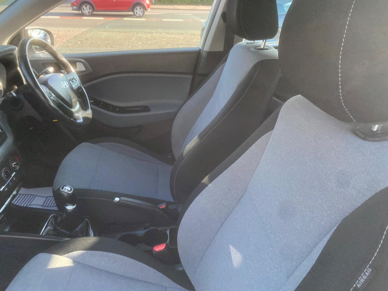 Used Hyundai i20 2015 for sale - 76550707: Photo 30