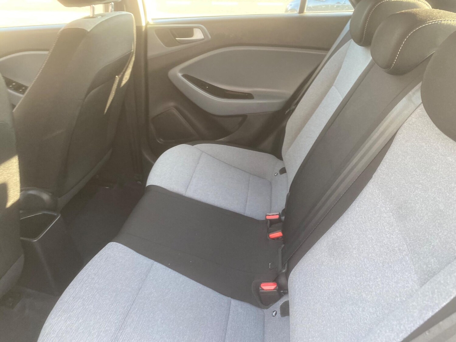 Used Hyundai i20 2015 for sale - 76550707: Photo 32