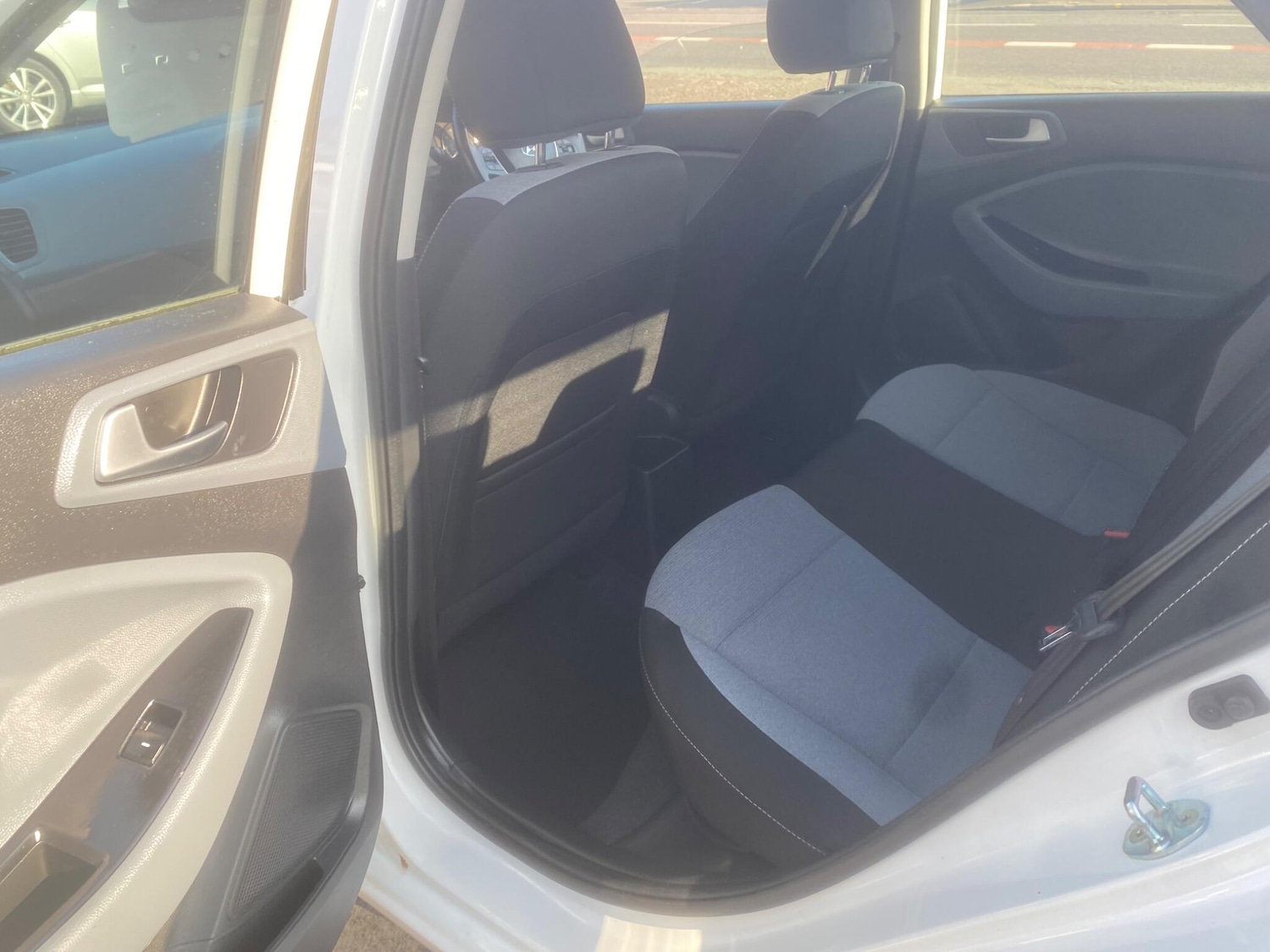 Used Hyundai i20 2015 for sale - 76550707: Photo 39