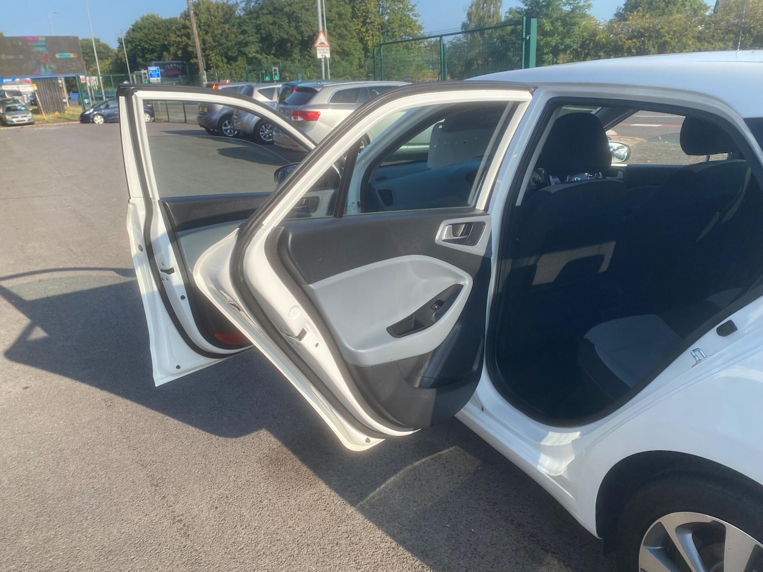 Used Hyundai i20 2015 for sale - 76550707: Photo 43