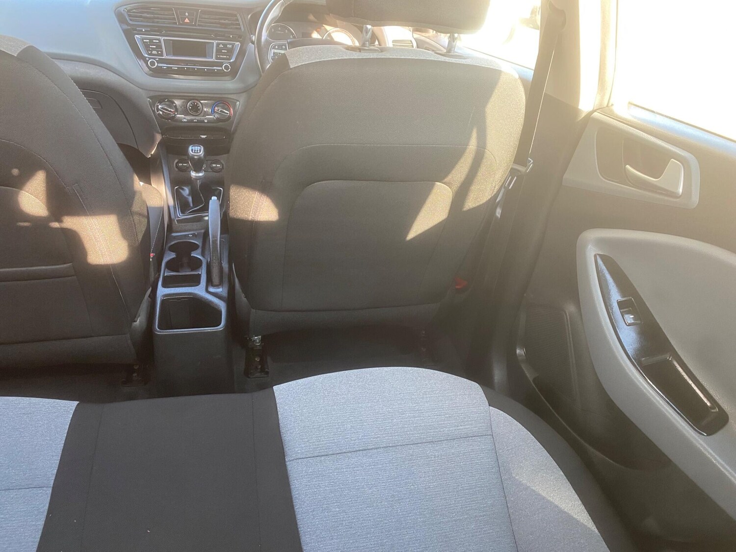 Used Hyundai i20 2015 for sale - 76550707: Photo 54