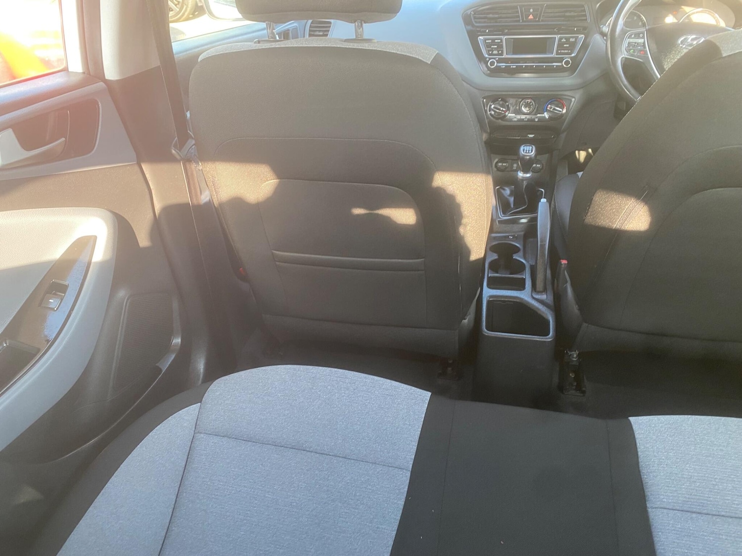 Used Hyundai i20 2015 for sale - 76550707: Photo 55