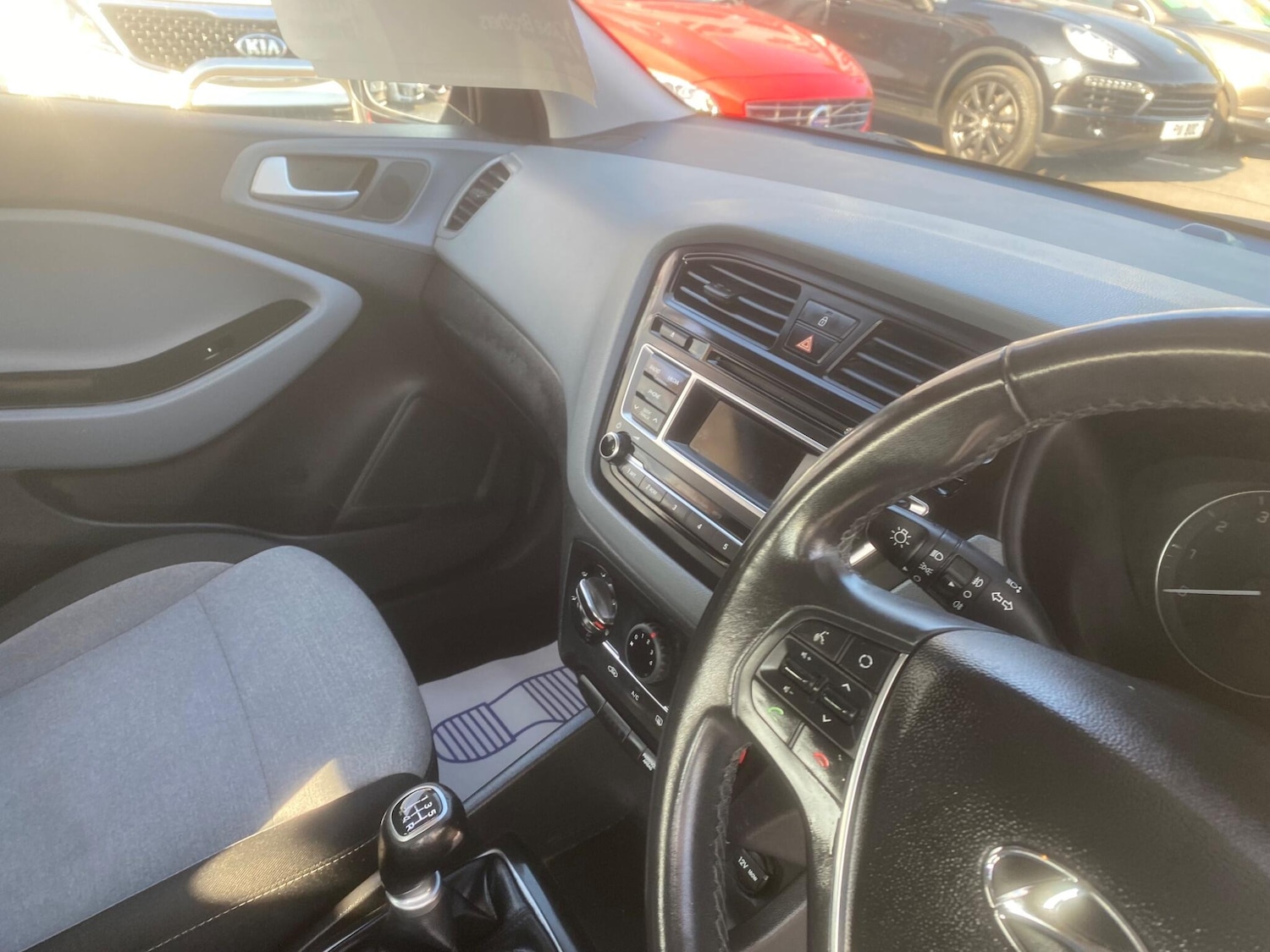 Used Hyundai i20 2015 for sale - 76550707: Photo 77