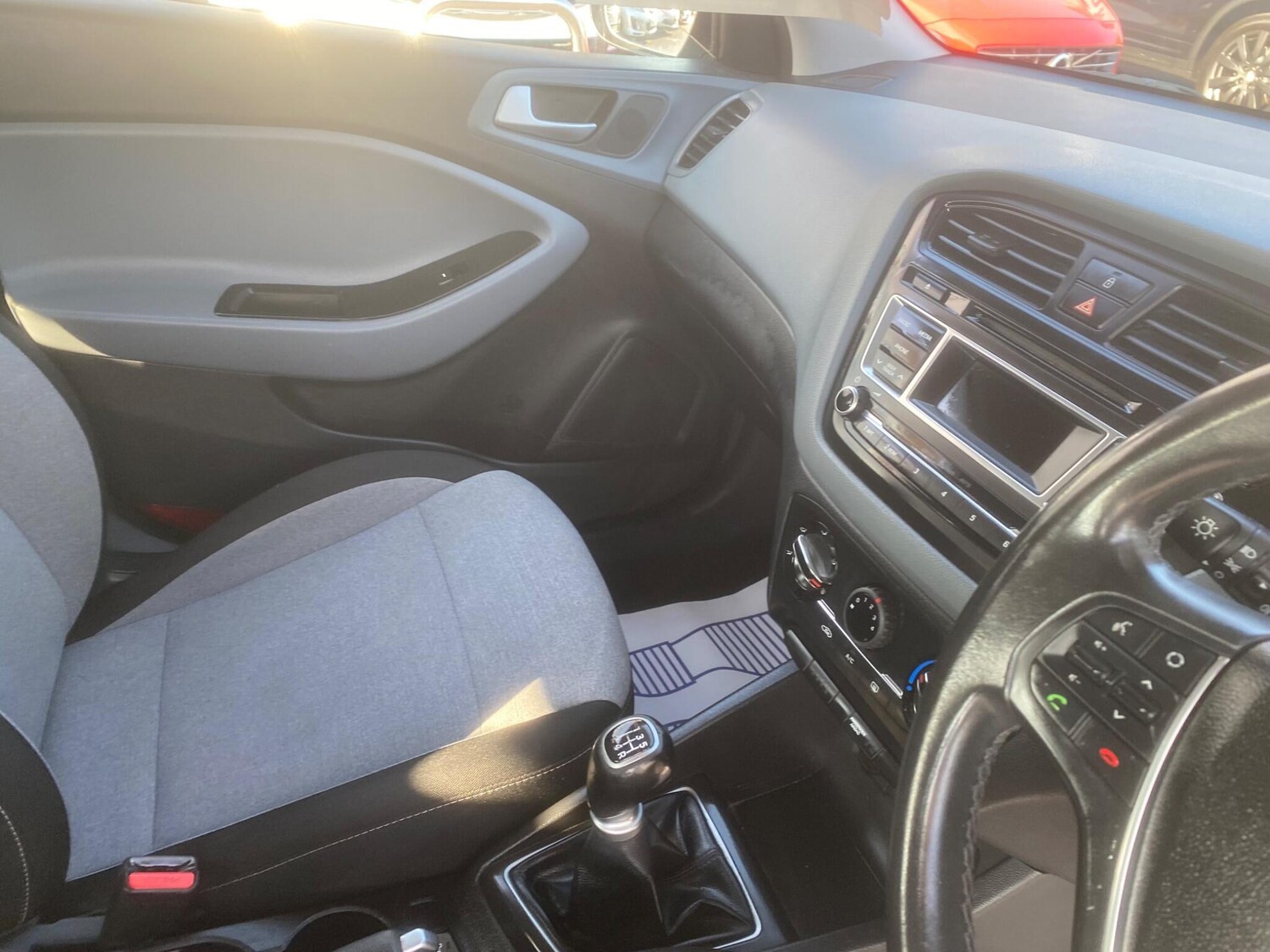 Used Hyundai i20 2015 for sale - 76550707: Photo 78