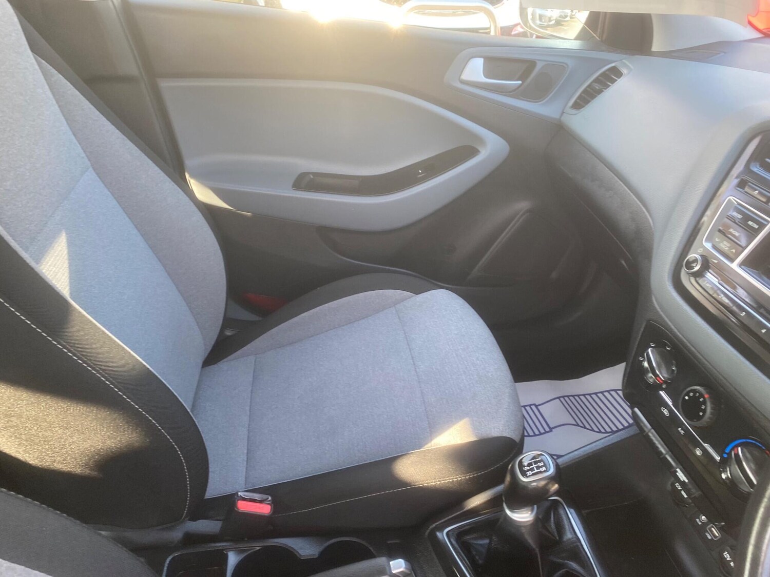 Used Hyundai i20 2015 for sale - 76550707: Photo 79