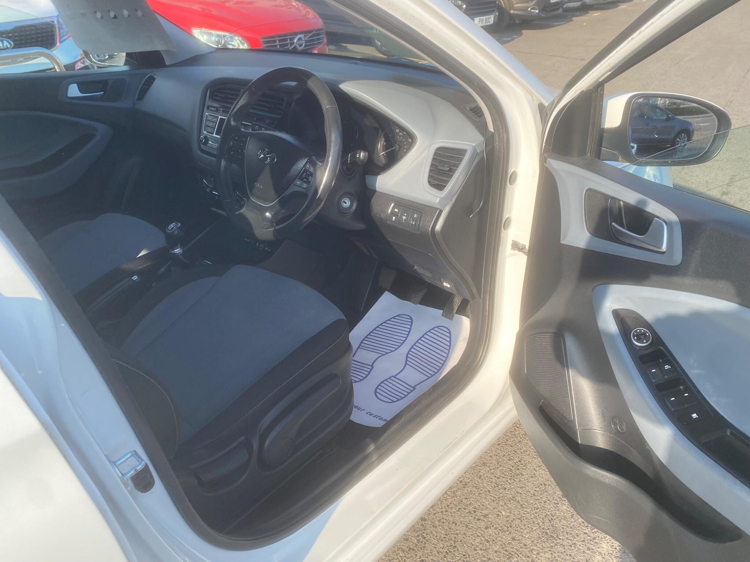 Used Hyundai i20 2015 for sale - 76550707: Photo 81