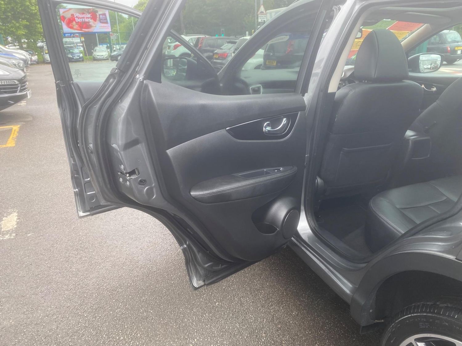 Used Nissan Qashqai for sale - 76550864: Photo 34