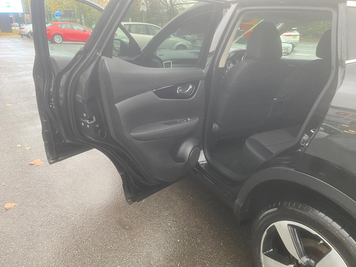 Used Nissan Qashqai for sale - 76550107: Photo 26