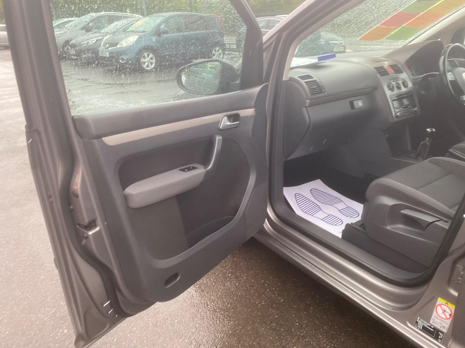 Used Volkswagen Touran 2009 for sale - 76996726: Photo 24