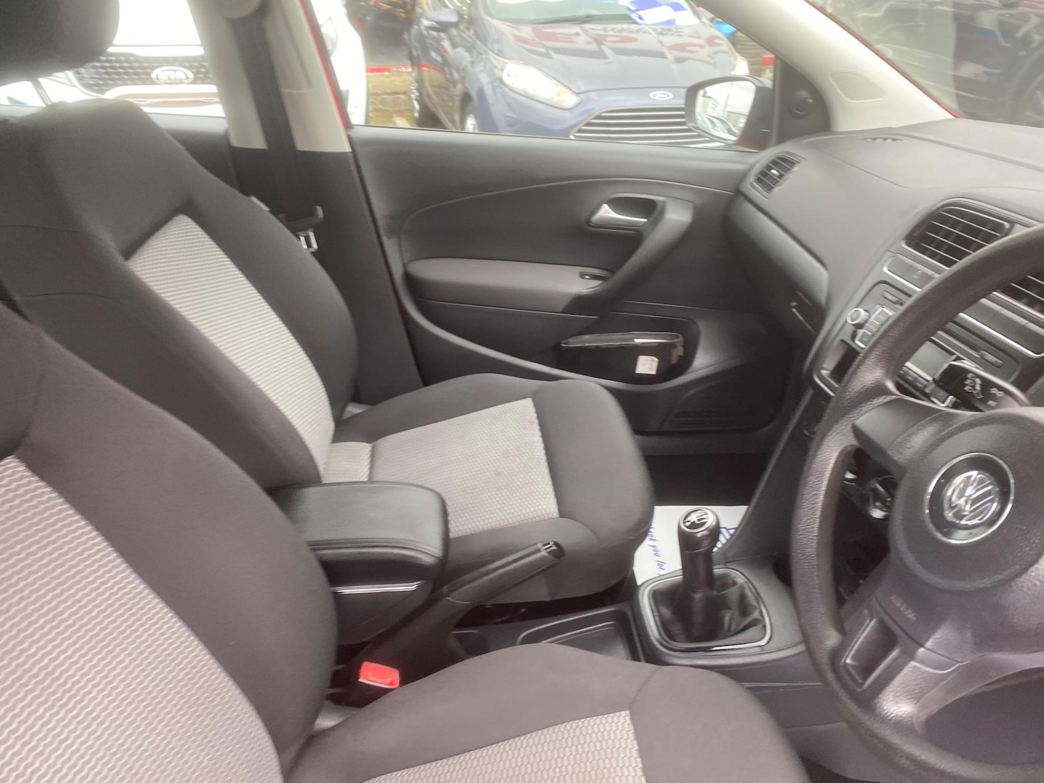 Used Volkswagen Polo 2010 for sale - 76549387: Photo 58