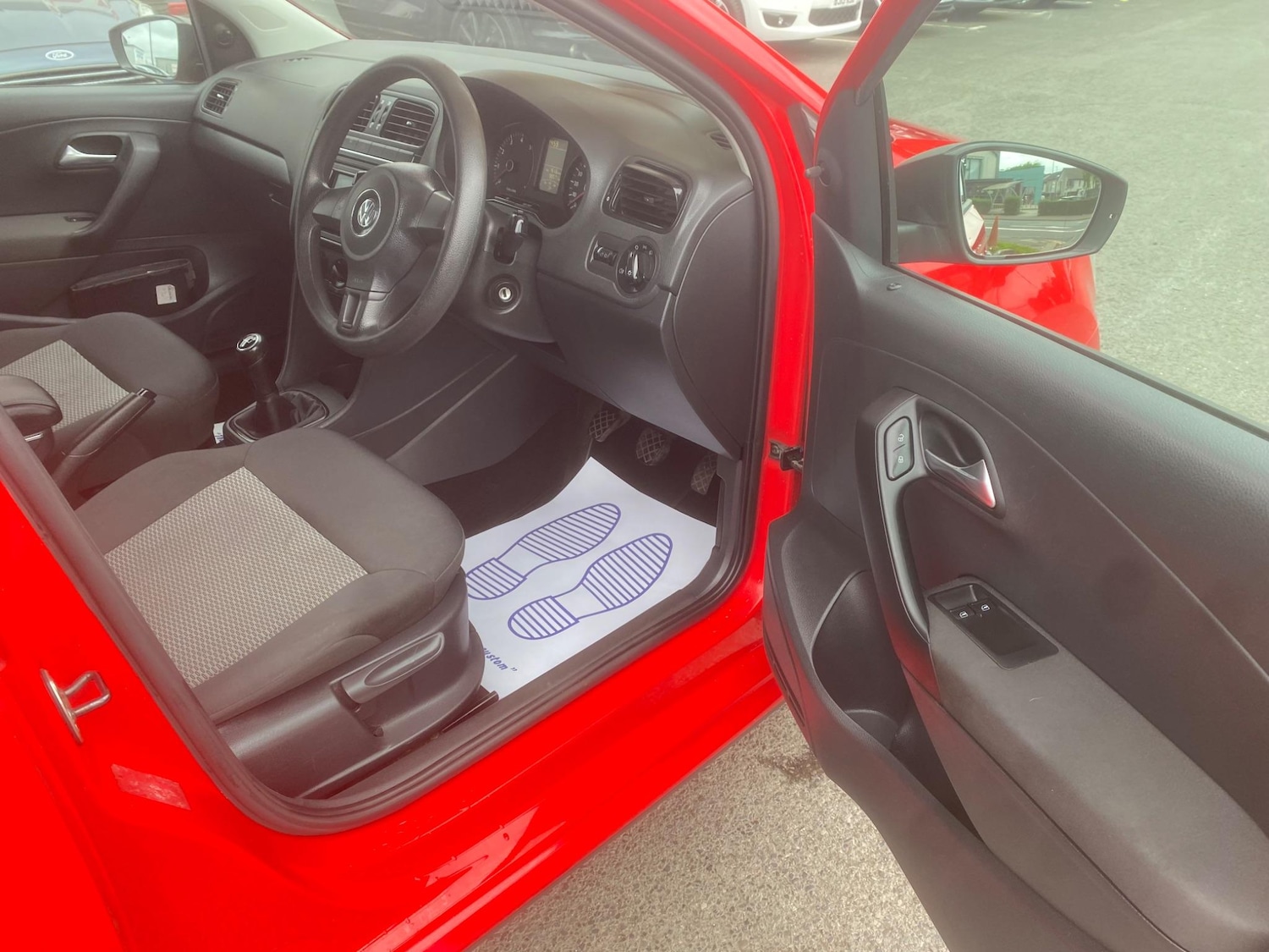 Used Volkswagen Polo 2010 for sale - 76549387: Photo 60