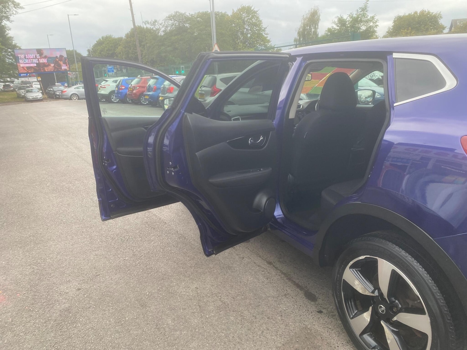 Used Nissan Qashqai for sale - 76993600: Photo 34